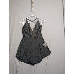 Women's "Star Spangled Black Backless Lace Romper" by Lulu's - Size M